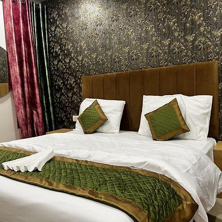 Roomquet Comfort Inn Αλλαχαμπάντ Εξωτερικό φωτογραφία