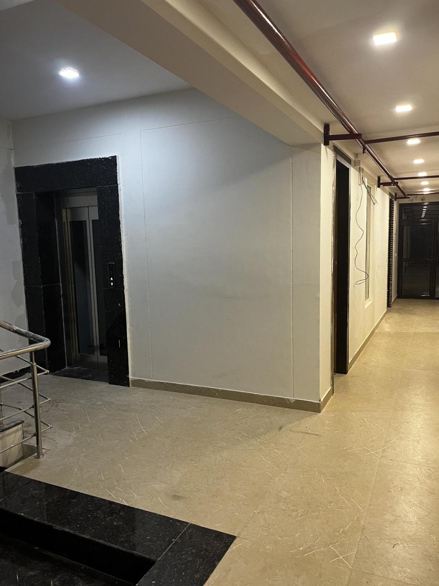 Roomquet Comfort Inn Αλλαχαμπάντ Εξωτερικό φωτογραφία